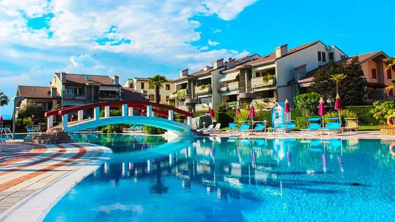Apartment With Garden And Grill - Green Residence Sirmione Desenzano del Garda Extérieur photo