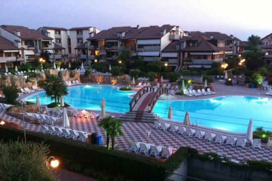 Apartment With Garden And Grill - Green Residence Sirmione Desenzano del Garda Extérieur photo