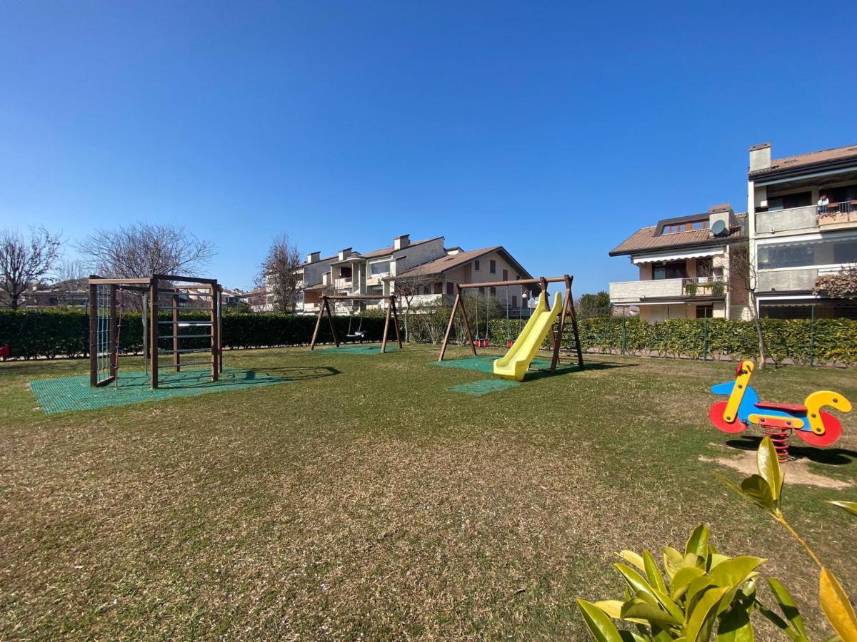 Apartment With Garden And Grill - Green Residence Sirmione Desenzano del Garda Extérieur photo