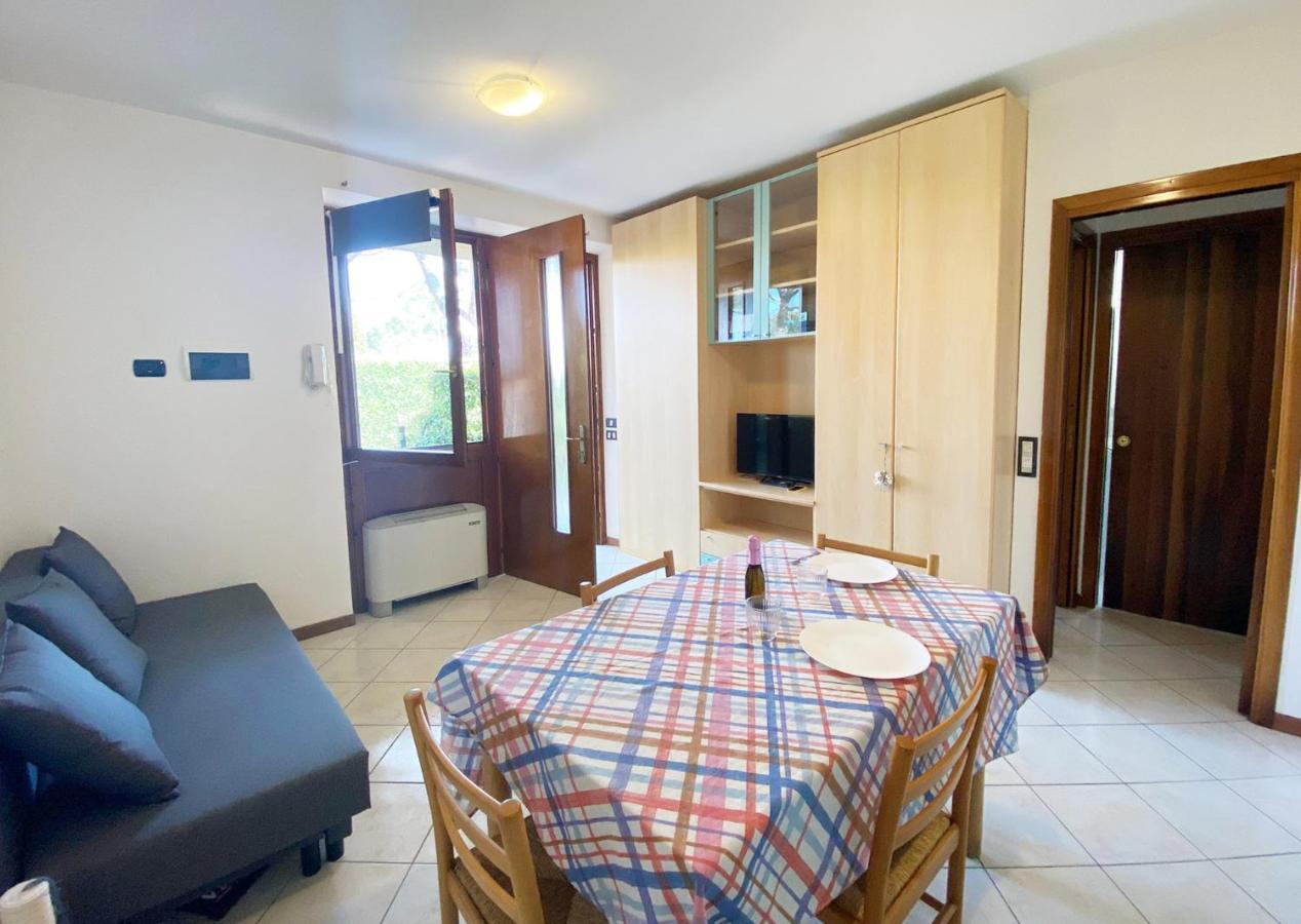 Apartment With Garden And Grill - Green Residence Sirmione Desenzano del Garda Extérieur photo